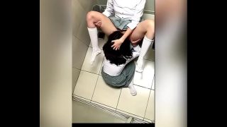 Videos de sexo no banheiro publico